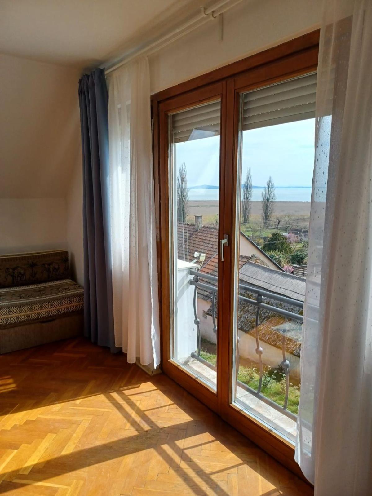 Szigligeti Panorama Apartmanhaz ภายนอก รูปภาพ