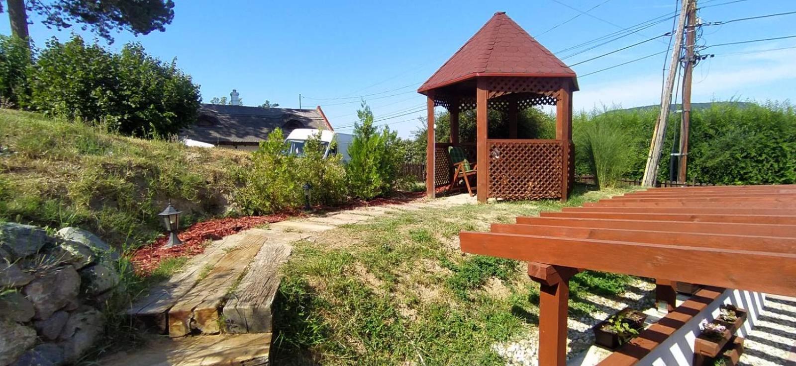 Szigligeti Panorama Apartmanhaz ภายนอก รูปภาพ