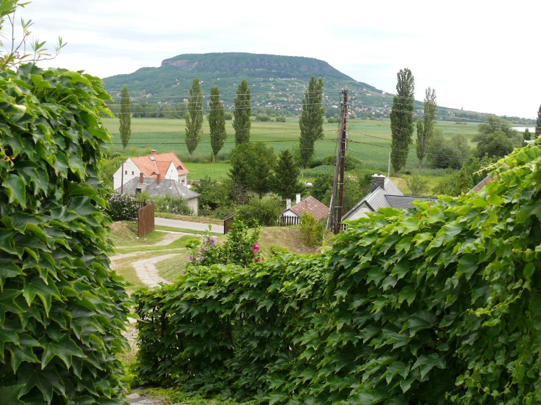 Szigligeti Panorama Apartmanhaz ภายนอก รูปภาพ