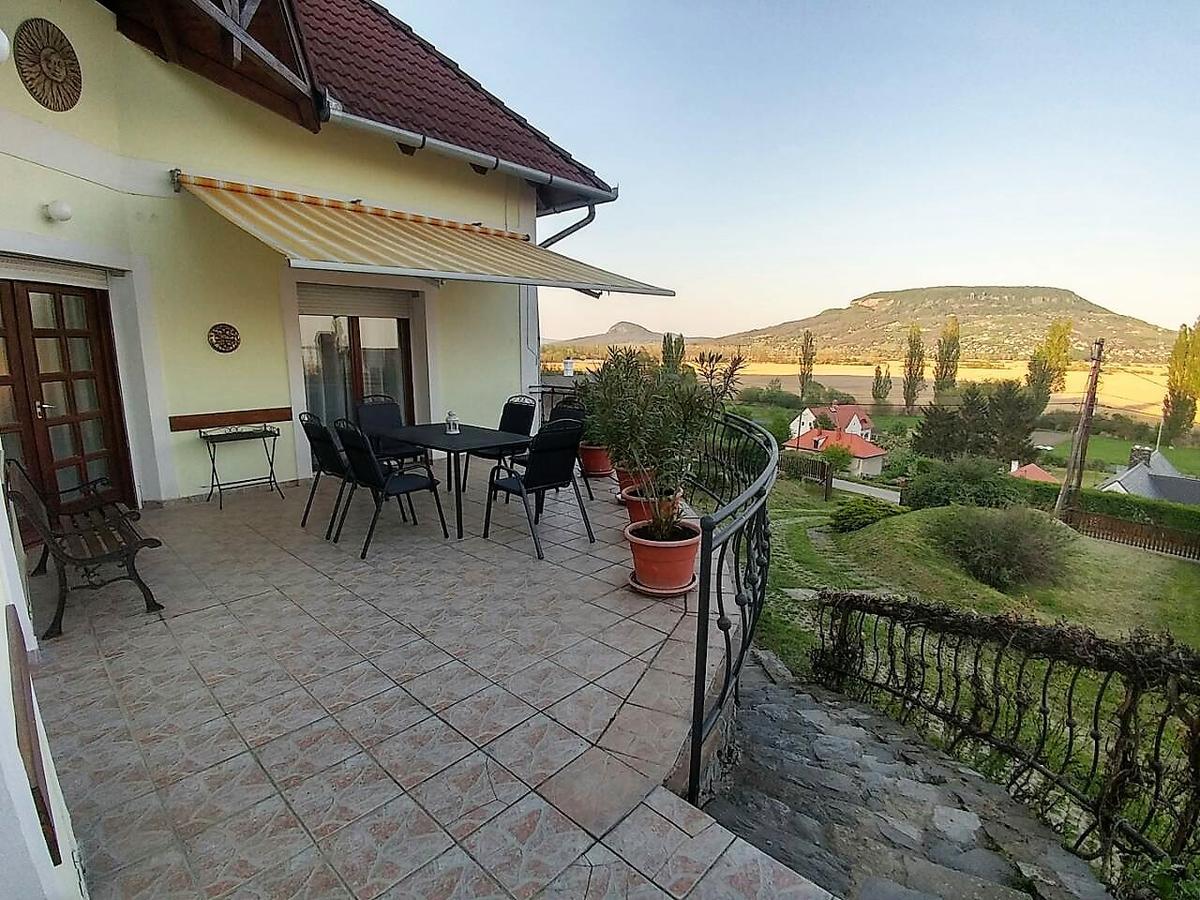 Szigligeti Panorama Apartmanhaz ภายนอก รูปภาพ