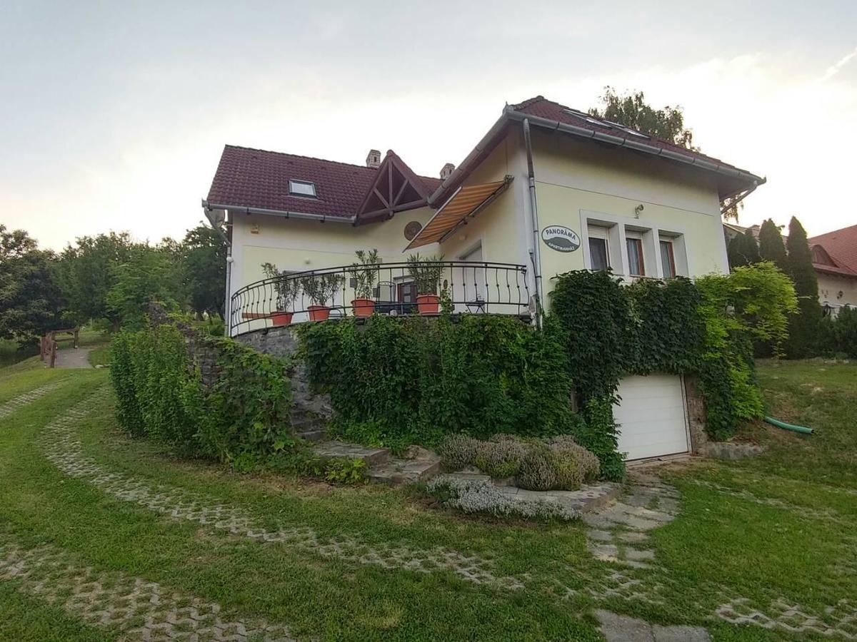Szigligeti Panorama Apartmanhaz ภายนอก รูปภาพ